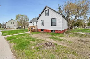307 Ogden St, Marinette, WI 54143 - Photo 38