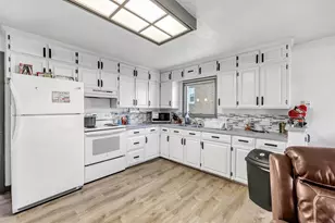 522 Mill St, Algoma, WI 54201 - Photo 12