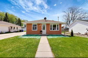 1519 Adams Ave, Oshkosh, WI 54902 - Photo 1
