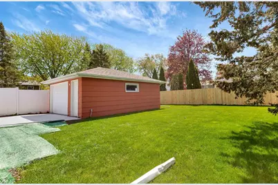 1519 Adams Avenue, Oshkosh, WI 54902 - Photo 4