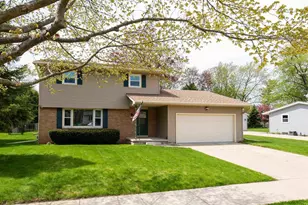 1235 S Westhaven Dr, Oshkosh, WI 54904 - Photo 1