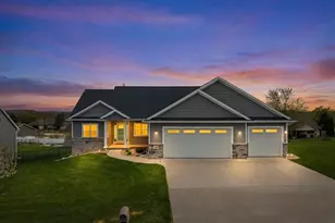 306 Ashtin Wy, Hortonville, WI 54944 - Photo 2