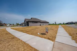 2025 Everett Dr, De Pere, WI 54115 - Photo 42