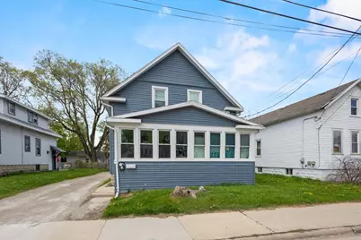 438 9th Avenue, Oshkosh, WI 54901 - Photo 2