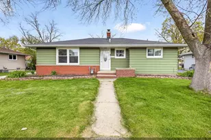 946 4th St, Menasha, WI 54952 - Photo 1