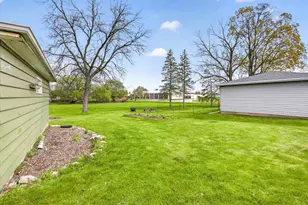 946 4th St, Menasha, WI 54952 - Photo 34