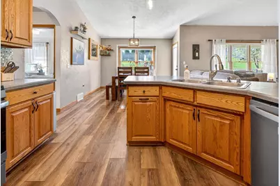 220 East Ridge Street, New London, WI 54961 - Photo 8