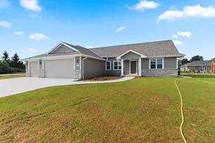 305 Battery Ave, De Pere, WI 54115 - Photo 2