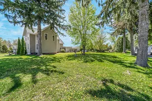 318 W Nye St, Hortonville, WI 54944 - Photo 22