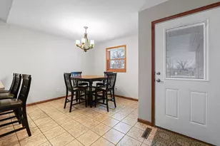 1678a Drum Corps Dr, Menasha, WI 54952 - Photo 2