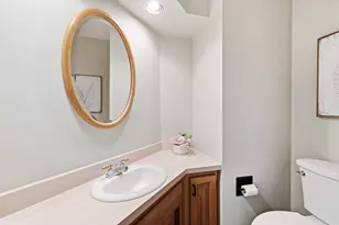 1138 E Capitol Dr, Appleton, WI 54911 - Photo 16