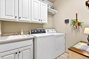 2508 Waterford Ct, Neenah, WI 54956 - Photo 20