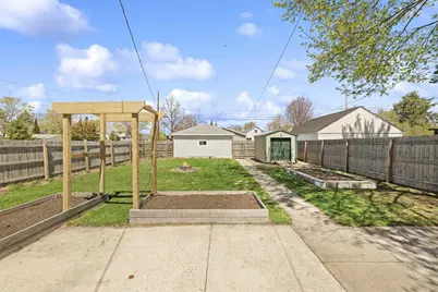 1328 10th Street, Marinette, WI 54143 - Photo 6