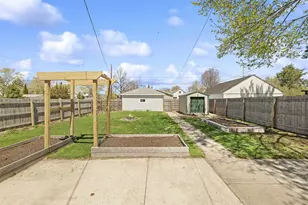 1328 10th St, Marinette, WI 54143 - Photo 6