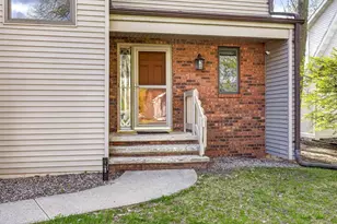 601 S Covenant Ln, Appleton, WI 54915 - Photo 2