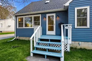 140 8th Pl, Sturgeon Bay, WI 54235 - Photo 2