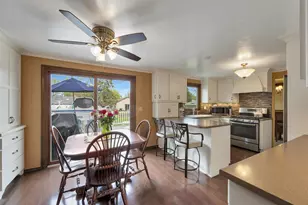 413 S Good Hope Rd, De Pere, WI 54115 - Photo 2