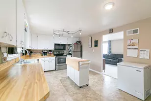 1105 Madison St, Little Chute, WI 54140 - Photo 10