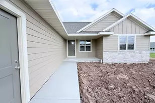 1429 Crossroads Dr, De Pere, WI 54115 - Photo 2