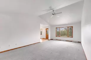 1072 Traboh Ct, De Pere, WI 54115 - Photo 8