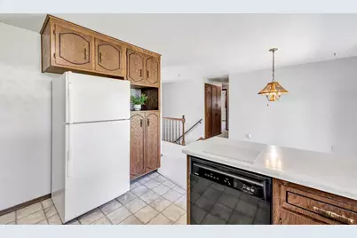 1404 Cormier Road, Green Bay, WI 54311 - Photo 10