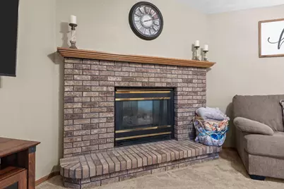 W2572 Colonial Court, Appleton, WI 54915 - Photo 6