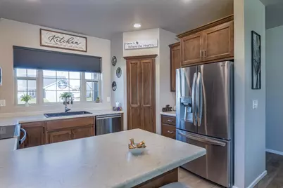 N9339 Gemstone Court, Appleton, WI 54915 - Photo 8