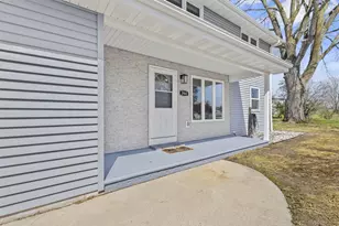 2461 Vandenbergh Pl, Green Bay, WI 54311 - Photo 2