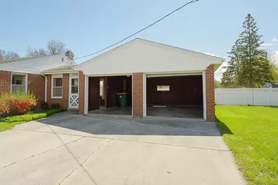 1013 Schwartz Street, Green Bay, WI 54302 - Photo 4