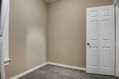400 Elizabeth Avenue, Marinette, WI 54143 - Photo 18