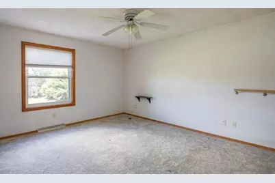 2140 Deer Prairie Drive, Neenah, WI 54956 - Photo 12