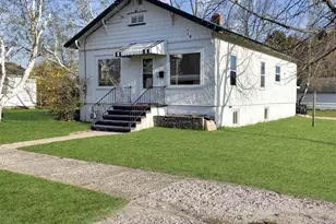 1513 28th Ave, Menominee, MI 49858 - Photo 1