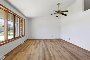 W2944 Northbrook Ct, Appleton, WI 54915 - Photo 10