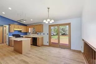 W2944 Northbrook Ct, Appleton, WI 54915 - Photo 2