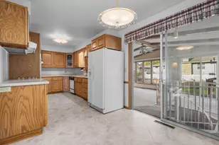 1742 N Douglas St, Appleton, WI 54914 - Photo 10