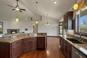 334 Whispering Creek Ct, Green Bay, WI 54303 - Photo 12