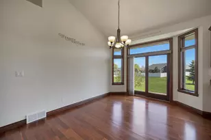 334 Whispering Creek Ct, Green Bay, WI 54303 - Photo 8