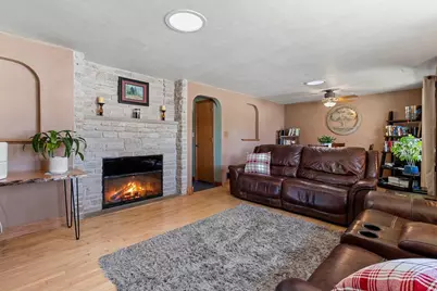 3002 Prairie Street, Two Rivers, WI 54241 - Photo 4