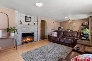 3002 Prairie St, Two Rivers, WI 54241 - Photo 4