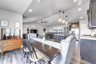 392 Song Bird Cir, Little Suamico, WI 54171 - Photo 10
