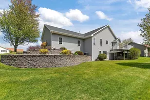 118 Honeysuckle Dr, Hortonville, WI 54944 - Photo 38