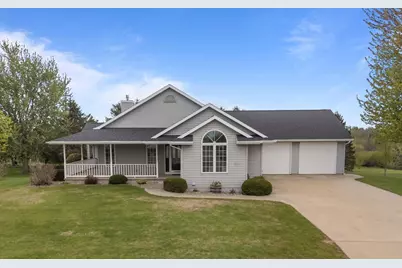 118 Honeysuckle Drive, Hortonville, WI 54944 - Photo 1