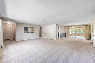 121 St Francis Dr, Green Bay, WI 54301 - Photo 4