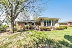 121 St Francis Dr, Green Bay, WI 54301 - Photo 2