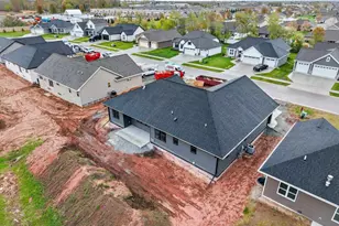 1423 Crossroads Dr, De Pere, WI 54115 - Photo 56