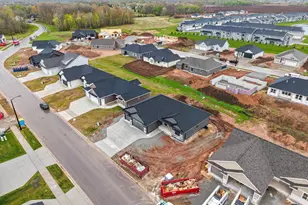 1423 Crossroads Dr, De Pere, WI 54115 - Photo 70