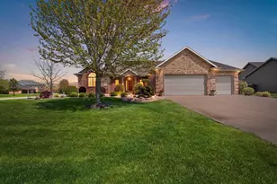 976 Springfield Dr, De Pere, WI 54115 - Photo 2