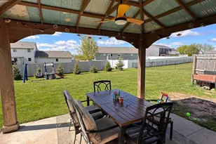 306 Greenbrier Dr, Hortonville, WI 54944 - Photo 20