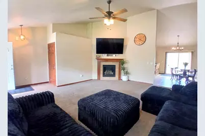 2680 Sussex Road, Green Bay, WI 54311 - Photo 4