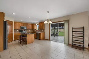 2085 Bracton Rd, Suamico, WI 54173 - Photo 10